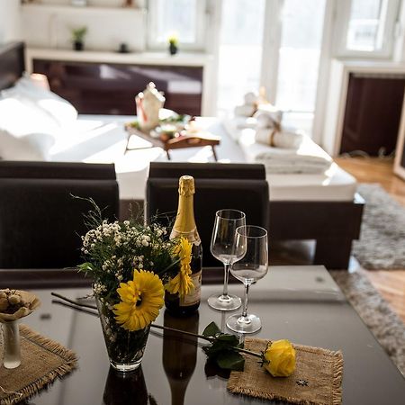 Balkan-inn Parlament apartment Beograd Bagian luar foto
