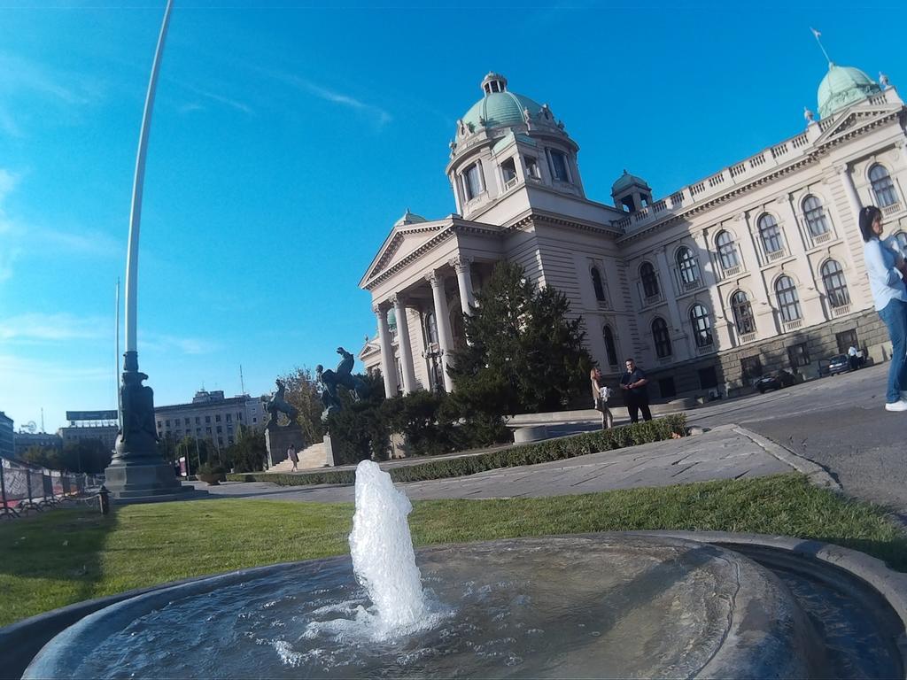 Balkan-inn Parlament apartment Beograd Bagian luar foto