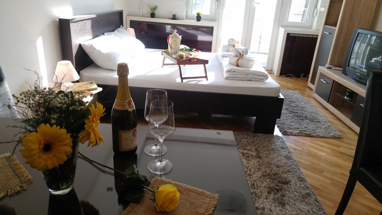 Balkan-inn Parlament apartment Beograd Bagian luar foto